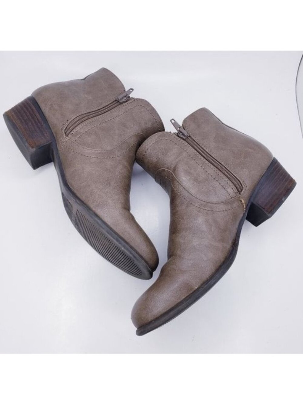Unisa Unpatsie Brown Faux Leather Zip Up Ankle Booties Women's Size 7.5 - Picture 9 of 13